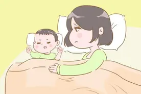 宝宝睡不安稳总爱动，可能家长忽视了这几个原因，尤其是第三点图片