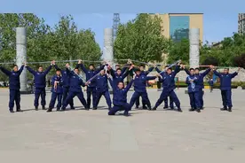 绳舞飞扬——消防员花样跳绳锻炼体能视频封面