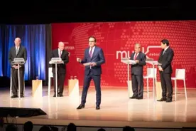 中美女主播“约架”前不久，四名中外男学者也互怼了一番图片