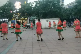 三和村孙郢广场舞队《苗乡侗寨请你来》