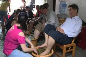 屈原故里话端午：艾叶泡脚和沐浴视频封面