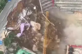 南宁一路面大面积坍塌，住建局等部门处置视频封面