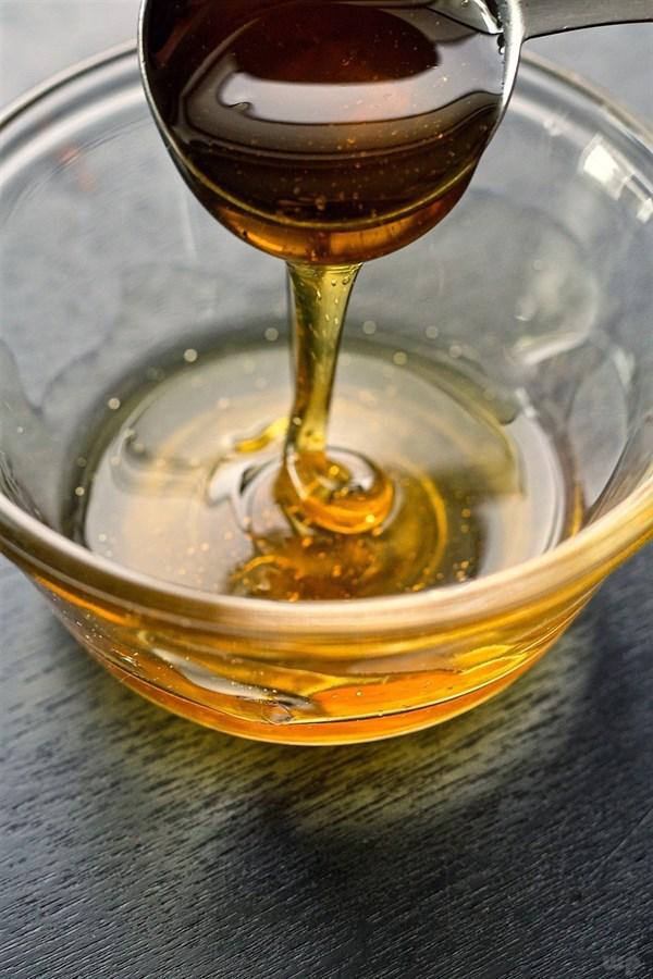 柠檬片泡蜂蜜怎样泡？柠檬能喝蜂蜜一起泡水吗？