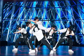 《巅峰之夜》韩宇街舞嗨翻天 与李宇春合作惊艳图片