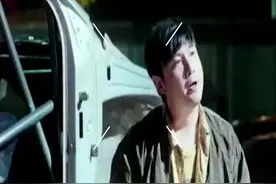 上海男子开孙子卡丁车赶路加班 被扣车并罚款一千视频封面