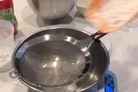 不加水、不加牛奶的蛋糕，口感极佳，蛋香味浓，老人小孩很喜欢吃图片