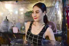 实拍红遍中国网络的泰国“水果西施”真人却不如网络养眼图片