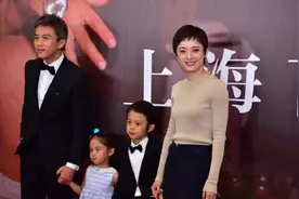 邓超一家四口同框亮相，等等太像超哥，惹网友担心图片