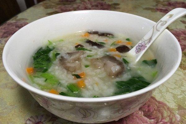 花胶海参汤虫草 海参花胶虫草煲鸡汤功效