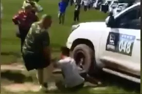 内蒙古又现“草原路霸” ?
正蓝旗政府回应：误入草场造成碾压，过激当事人被训诫