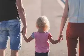 孩子没带好都是老人给惯的？别再让老人替你背锅了图片