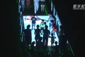 来古城绍兴 体验水上玻璃栈道