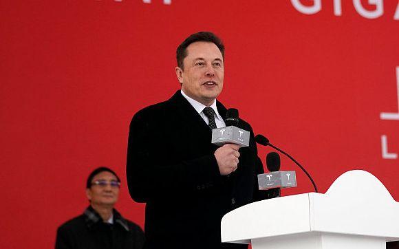 马斯克在中国：上海超级工厂9个月落成 年底将投产
