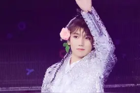 《我是唱作人》结束后，有两位唱作人给王源演唱会送惊喜，有爱图片