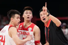 胜利就在手边，最后9秒为何犯下低级错误？李楠：还是太没经验了