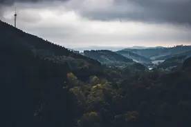 美国研究二手电动汽车电池，可用于大规模太阳能储能图片