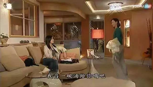 扭伤脚可以喝花胶汤吗 2026年脚扭伤可以吃花胶吗?