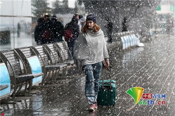 莫斯科初雪纷飞 片片洁白如柳絮