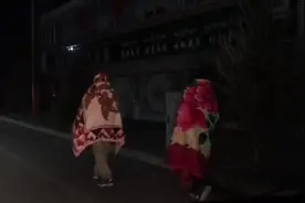 学生回忆甘肃地震：楼下裹被子站了一夜视频封面