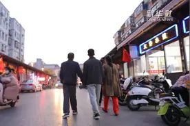 为尽孝，他带着患病父母租房读书视频封面