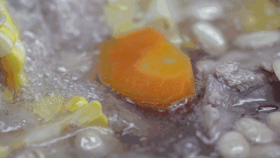 扭伤脚可以喝花胶汤吗 2026年脚扭伤可以吃花胶吗?