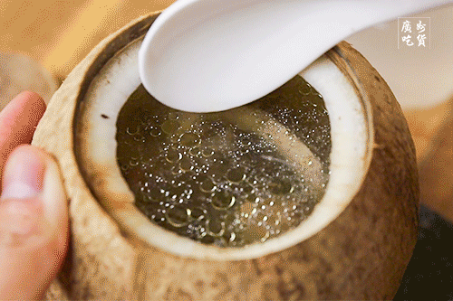 扭伤脚可以喝花胶汤吗 2026年脚扭伤可以吃花胶吗?