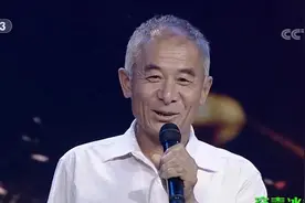 越战越勇：时隔35年与初恋情人网络重逢，爱情的火花再次重燃！