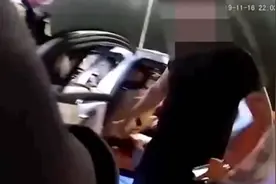 宝马车内传女子救命声，民警拦车后懵了视频封面