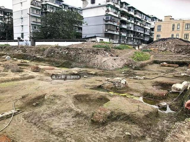 发掘35年，一只秦桧家的马桶现身！背后藏着两个男人的“宫心计”