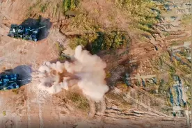 国产VT4坦克运抵泰国陆军军营，进行实弹射击训练