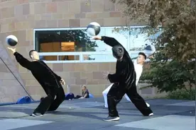 他用“太极篮球”让世界刮目相看视频封面