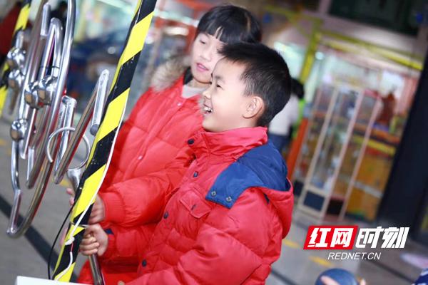 与美人鱼梦幻奇遇 一波年末消费“大餐”来袭