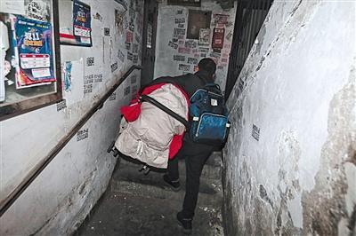 老楼加装电梯难题有待新解法 高低层住户意见难一致