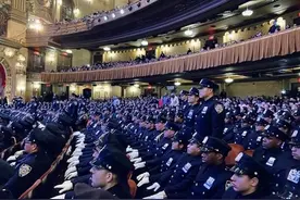 美媒：纽约市警新增433名新警员 华裔女警巾帼不让须眉图片