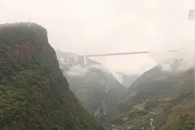 云卷云舒！延时镜头下的“世界最高桥”视频封面