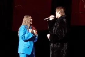 小蛮腰哪去了？A-Lin身材发福明显 腰部胖了一圈图片