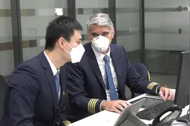 厦门航空澳大利亚籍机长魏斯顿：义无反顾地站到最前线视频封面