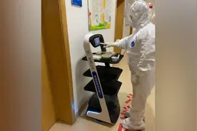 “机器人员工”上岗啦！送餐配药少接触视频封面