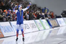 速度滑冰——单项世锦赛：库里日尼科夫破男子1000米世界纪录图片