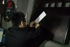 惠东一音乐餐吧顶风营业，聚集10多消费者，老板被拘留十日图片