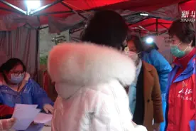 直击上海最大的公租房小区如何密织疫情防控网视频封面