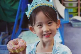 黄磊分享多妹滑板摔跤心路历程：哭会耽误玩的时间图片