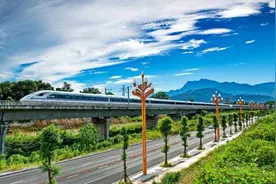 今起，成都到西安乐山等动车恢复；全省高速公路收费站全部恢复通行图片