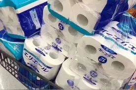 日本人为何抢购厕纸，而不是大米粮油？又和中国有关？图片