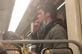 醉汉地铁上摘口罩吐唾沫抹把手 被比利时警方逮捕图片