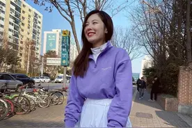 泫雅穿香芋紫卫衣直接白3度，这是什么神仙颜色图片