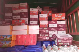 高速“流浪”湖北货车司机启程返乡：想和家人好好聚一聚图片