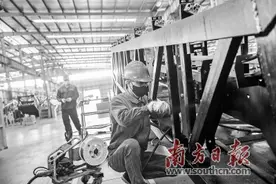 疫情催生东莞制造“多面手”图片