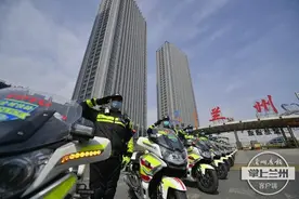 多图丨兰州公安交警最高礼遇迎英雄回家图片