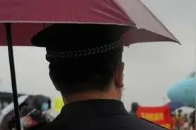 杭州夫妻52天后重逢，当初在高速口拥抱10秒后分开~今天这一幕更催泪图片